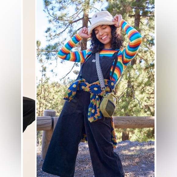 SOLD - Lucy & Yak Jenny Wide Leg Corduroy Dungarees in Black - Picture 6 of 8